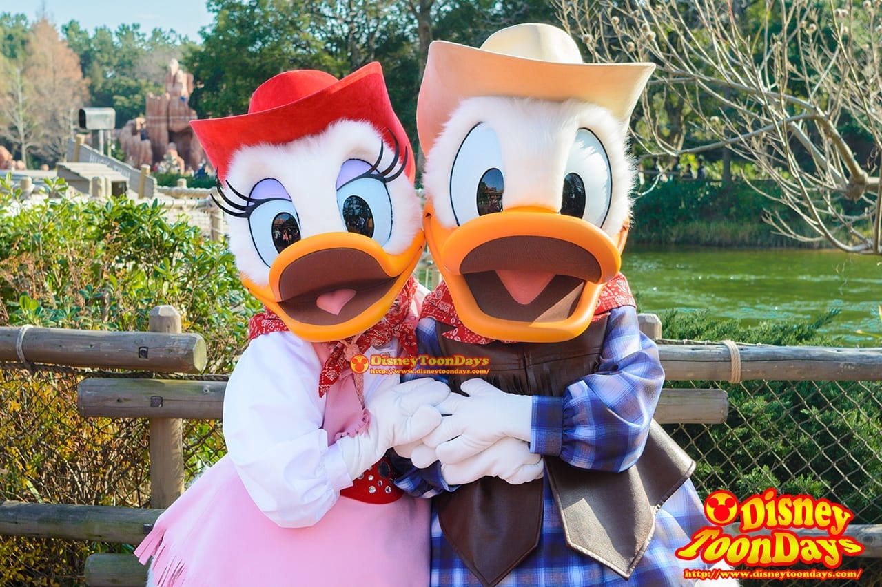 ドナルドとデイジーのグリーティング施設も！ウエスタンランドに新エリア「キャンプ・ウッドチャック」オープン